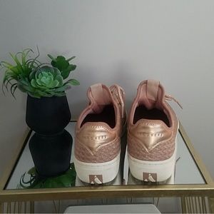 Skechers Rose Gold and Mauve Sneakers